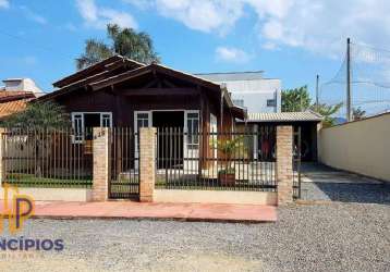 Casa com 2 dormitórios à venda, 49 m² por r$ 640.000 - centro - navegantes/sc