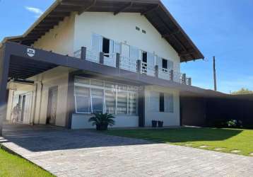 Casa no centro de barra velha entre o mar e a lagoa