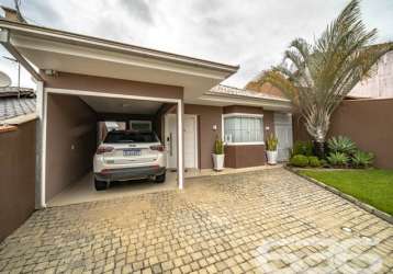 Casa com 1 suíte e 2 quartos, no bairro floresta, em joinville