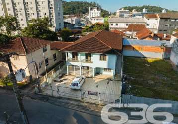 Sobrado comercial no centro de joinville. excelente para clínicas e comércios em geral.