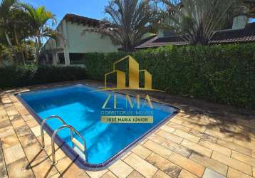 Casa térrea, 600 m2, 04 dorms, amplo gourmet, piscina. são 02 lotes