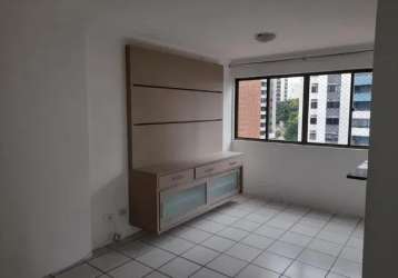 Apartamento em casa amarela