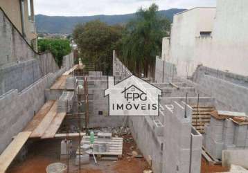 Terreno jardim do lago com construção iniciada de 2 casas - atibaia/sp