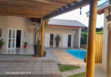 Rancho com 3 dormitórios à venda, 242 m² por r$ 968.000 - condomínio villagio colombo - mendonça/sp