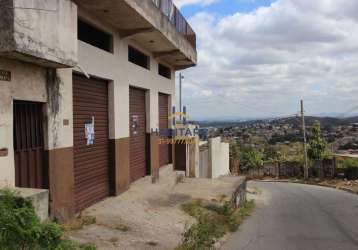 Casa e lojas em um só lugar.