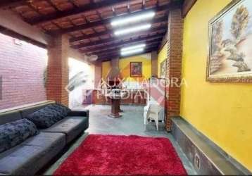 Casa com 3 quartos para alugar na rua marlene, 976, nova gerty, são caetano do sul, 243 m2 por r$ 6.500