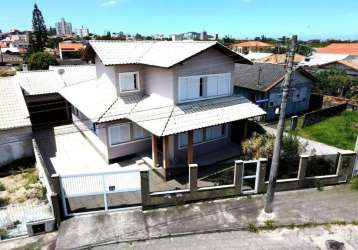 Casa com 5 quartos à venda na avenida santa catarina, 545, centro, imbituba, 226 m2 por r$ 990.000