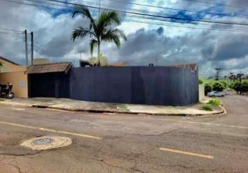 Casa com piscina 01 dormitório para venda