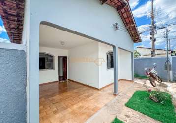 Casa à venda no bairro goiás - araguari/mg