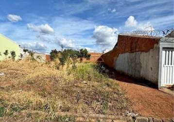 Terreno à venda no bairro parque flamboyants - araguari/mg