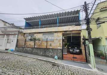 Casa com 2 quartos à venda na rua das rosas, vila valqueire, rio de janeiro, 211 m2 por r$ 630.000