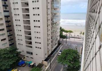 Apartamento no calçadão da praia de pitangueiras, com vista para o mar