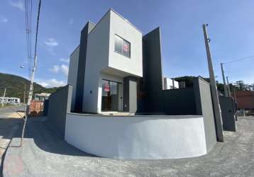 Casa com 2 quartos para alugar na ilha da figueira, guaramirim , 76 m2 por r$ 2.400