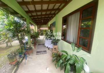 Casa à venda no bairro conquista com amplo terreno e churrasqueira, balneário barra do sul, sc