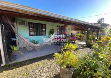 Casa fundo para lagoa à venda, bairro costeira, balneário barra do sul, sc