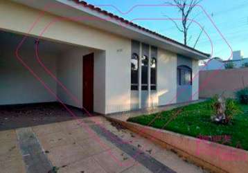 Residência localizada no bairro jardim botânico, maringá.