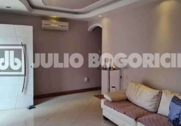 Casa com 2 quartos à venda na rua atininga, tanque, rio de janeiro, 109 m2 por r$ 530.000