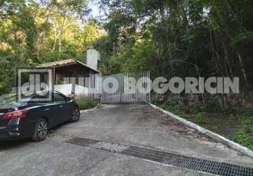 Terreno à venda na estrada vinte e dois de outubro, vila progresso, niterói, 2000 m2 por r$ 160.000