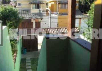 Casa com 2 quartos à venda na rua joão cabete, serra grande, niterói, 80 m2 por r$ 300.000