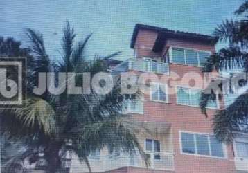 Casa com 5 quartos para alugar na rua doutor abi ramia, piratininga, niterói, 500 m2 por r$ 11.000