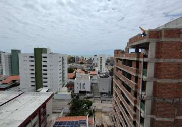 Amplo apartamento mobiliado