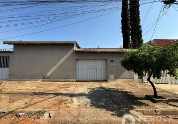 Casa em jardim vila boa  -  goiânia