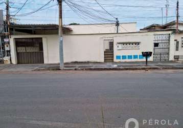 Casa em setor aeroporto  -  goiânia