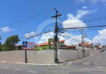 Casa em excelente localização no bairro farolândia, ótimo para abrir seu novo negócio.