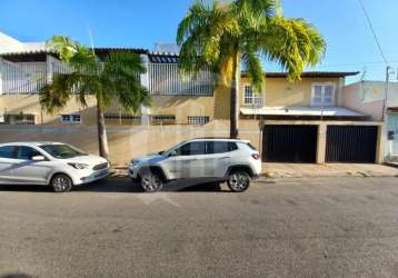 Excelente casa de alto padrão a venda no bairro atalaia, lado sombra predominante.