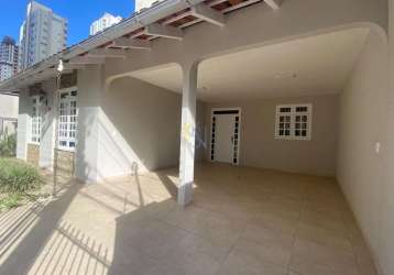 Casa para locação em balneário camboriú, centro, 3 dormitórios, 1 suíte, 3 banheiros, 2 vagas