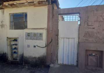 Lote 448m² com 1 casa e 4 com edículas