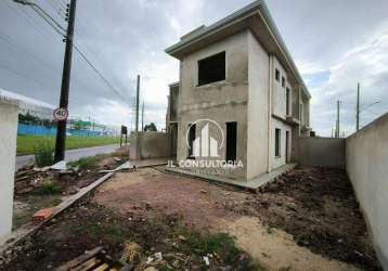 Sobrado de esquina no vitória régia - cic com três quartos sendo uma suíte e amplo espaço de terreno