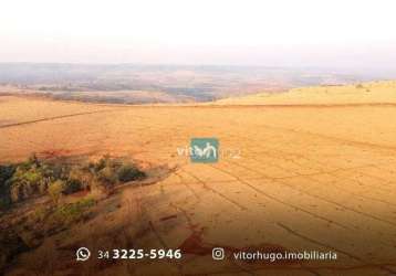 Linda fazenda de dupla aptição no municipio de uberlandia mg