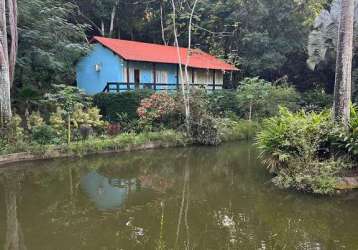 Sítio com rios e lagos ao redor em paracambi rj