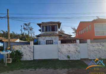 Dr linda casa 3 quartos sendo 1 suíte master condomínio com praia - unamar - cabo frio/rj