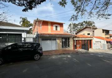 Lindo sobrado a venda em rua sem saída e local com muito verde / clube vila galvão