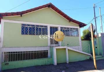 Casa localizada no centro/ sarzedo