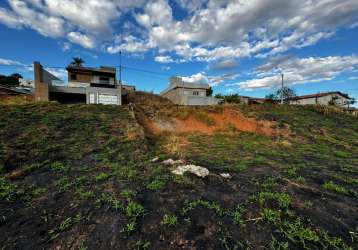 Bairro jardim parque das pameiras ii - terreno com 360m² , terraplanagem pronta, pouco declive, pronto para construção, linda vista, ótima localização - serra negra/sp