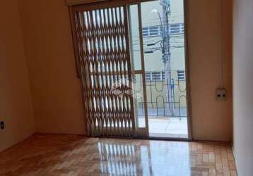 Apartamento com 03 dormitórios e sala com sacada, à venda no bairro bonfim em santa maria.