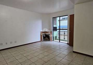 Apartamento duplex com 3 dormitórios, 3 banheiros, 1 suíte, com sacada, 1 garagem, centro de santa maria