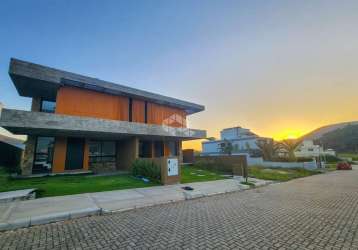 Casa com 3 suites em loteamento no rio tavares florianopolis/sc