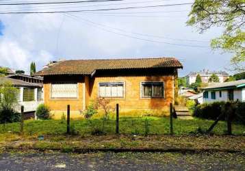 A venda terreno de 600m², localizado no centro de canela.