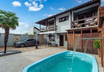 Casa sobrado, 4 dormitórios, suite, 3 banheiros, closet, sacada, piscina, área gourmet, amplo pátio.localizado no bairro são josé