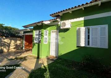 Linda casa de 2 dormitórios/quartos  com 80m² privativos