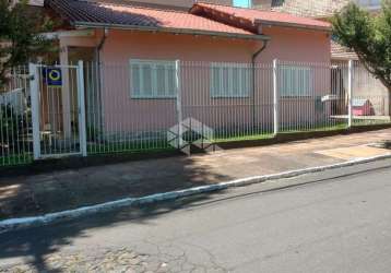 Casa com 3 dormitórios no bairro centro em canoas