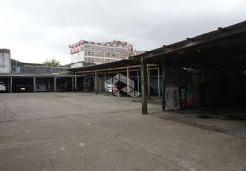 Terreno de esquina com estação fátima no bairro niterói