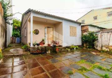 Casa à venda localizada no bairro santa tereza