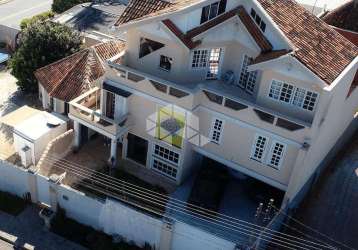 Casa com 4 quartos e 6 banheiros  em santa felicidade