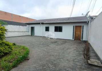 Terreno com 4 casas no boqueirão-pr