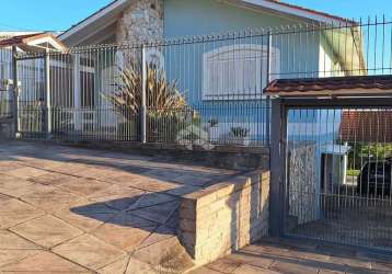 Casa com 03 dormitórios no bairro colina sorriso em caxias do sul